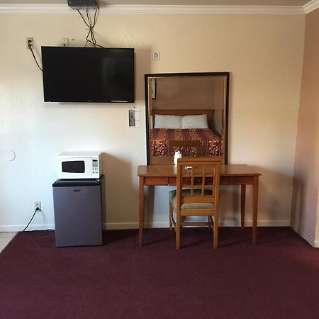 Mission Motel Линвуд Экстерьер фото