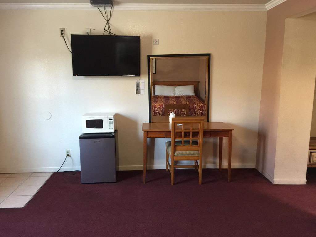 Mission Motel Линвуд Экстерьер фото