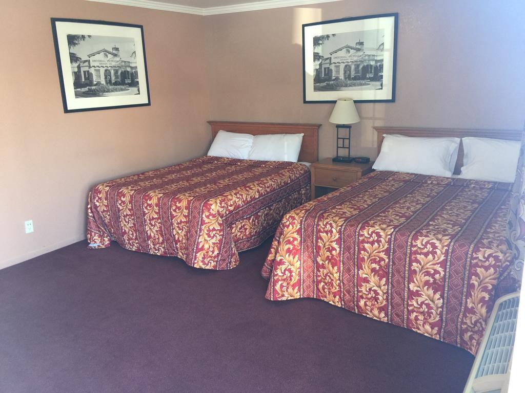 Mission Motel Линвуд Экстерьер фото