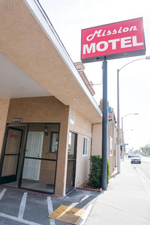 Mission Motel Линвуд Экстерьер фото
