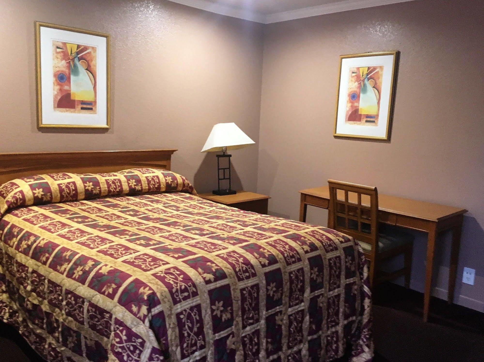 Mission Motel Линвуд Экстерьер фото
