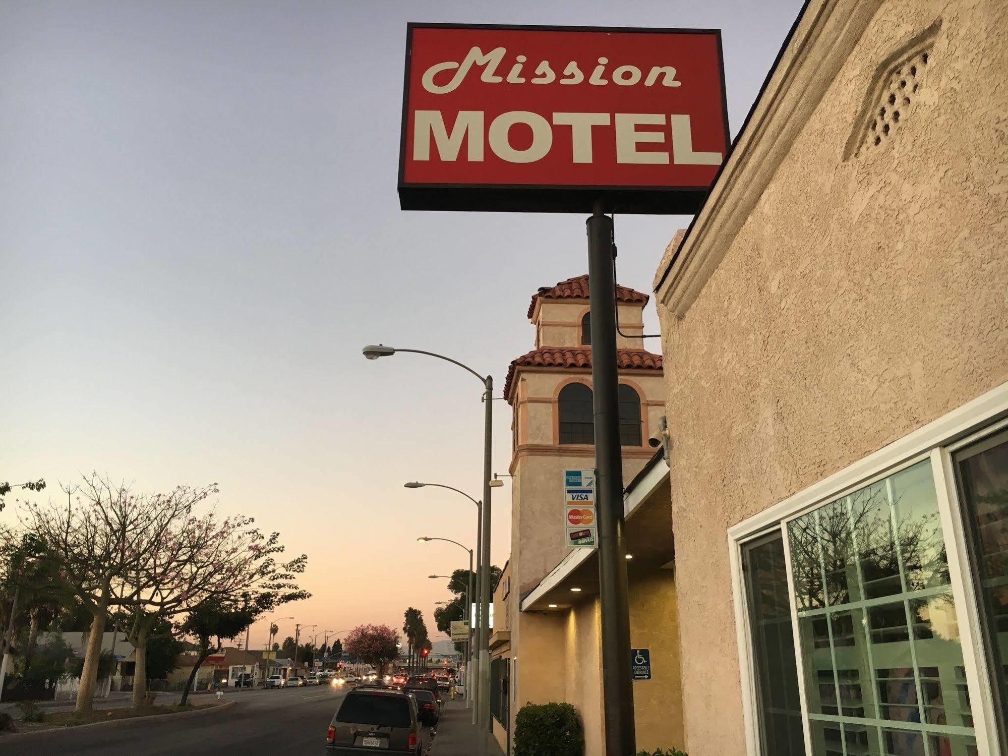Mission Motel Линвуд Экстерьер фото